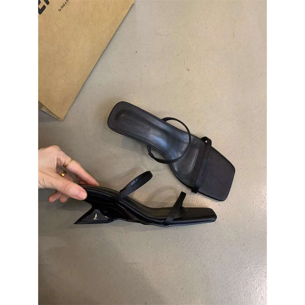 Internet Celebrity Designer Shoe Style Half Slippers for Women 2025 Summer Korean Chic Minimalist Thin Strap Open Toe Wedge Versatile Sandals