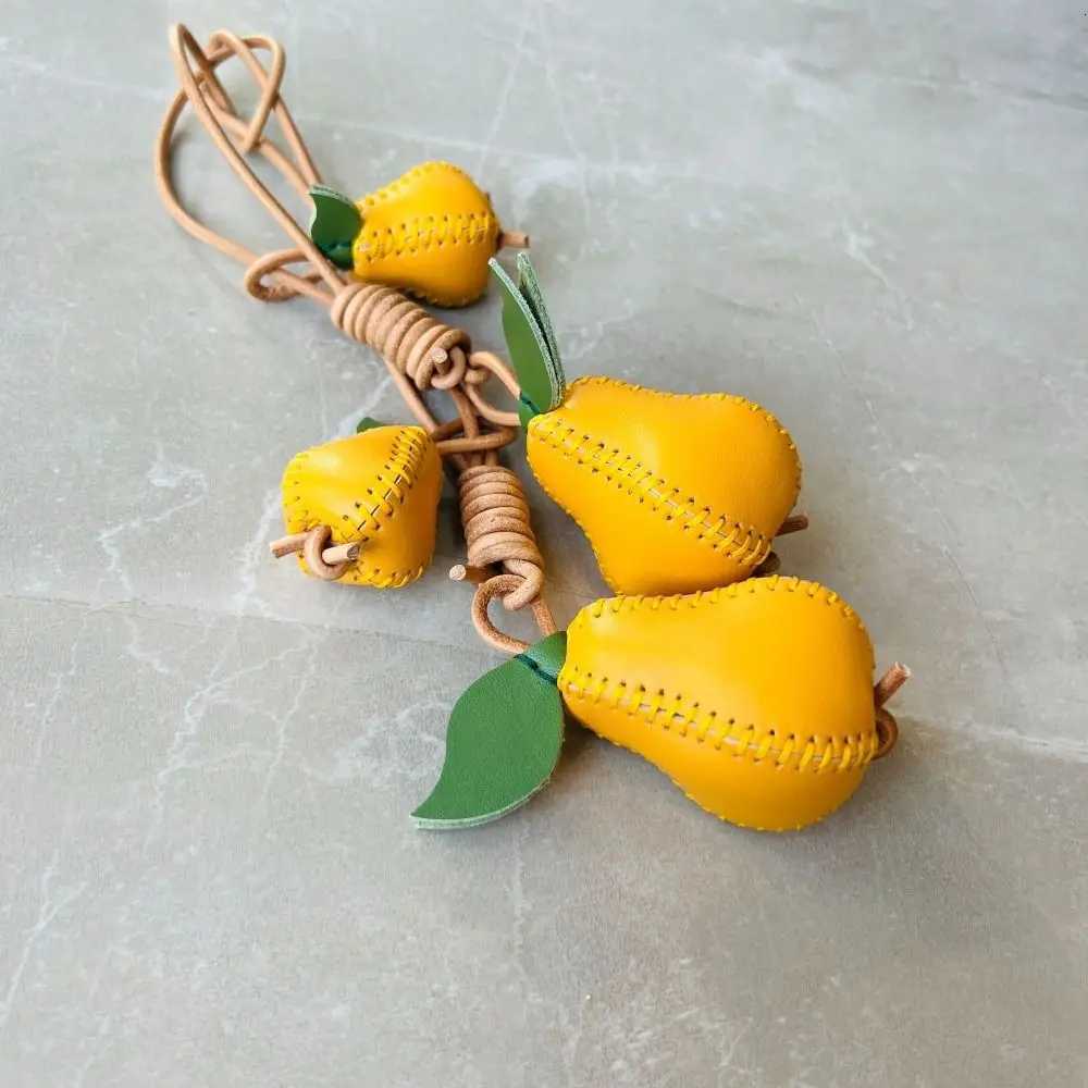 Lovely Hanger Fruit Pendant Pear Strawberry Leather Keychain Fashion Cartoon Bag Pendant Men W251021