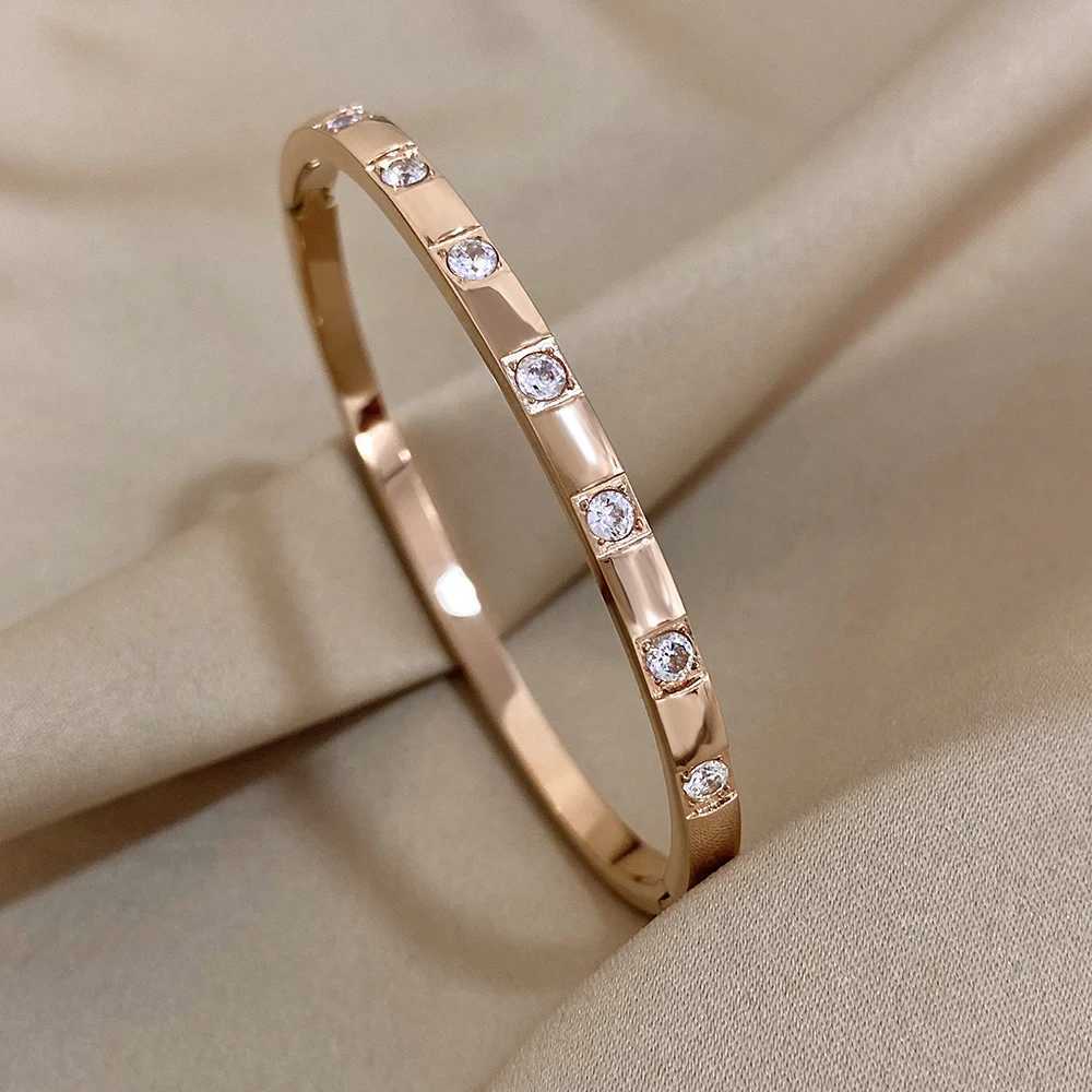 Stainless Steel Square Rhinestones Bangle Bracelet for Women Minimalist Cuff Bangles Waterproof Stackable Jewelry Accessories J251021