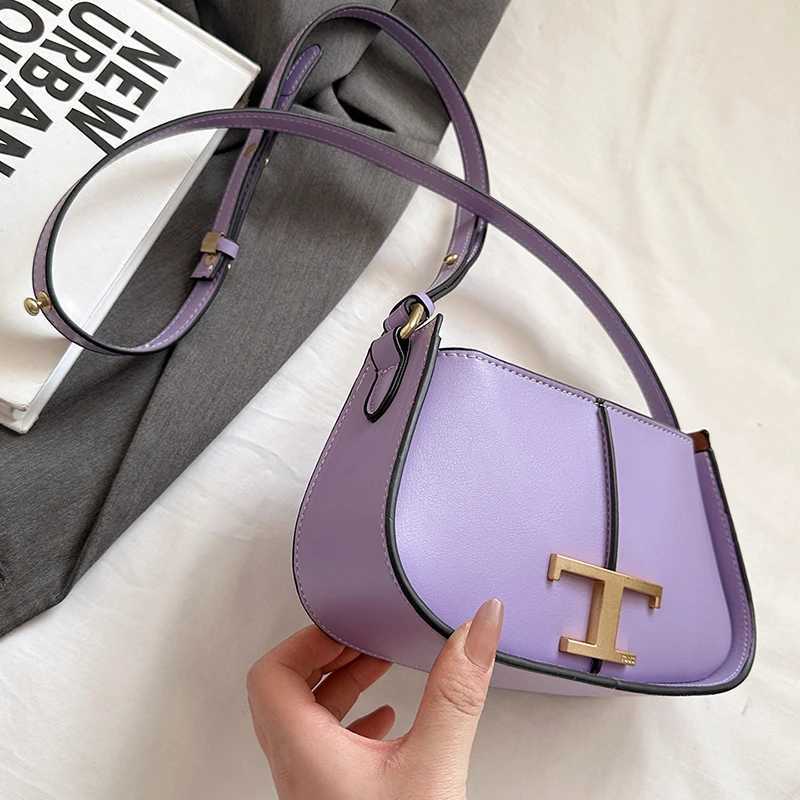 Premium Cowhide Leather Tote Bag for Women Spacious Work Handbag Ladies WaterResistant Office Bag with Lock Z251018