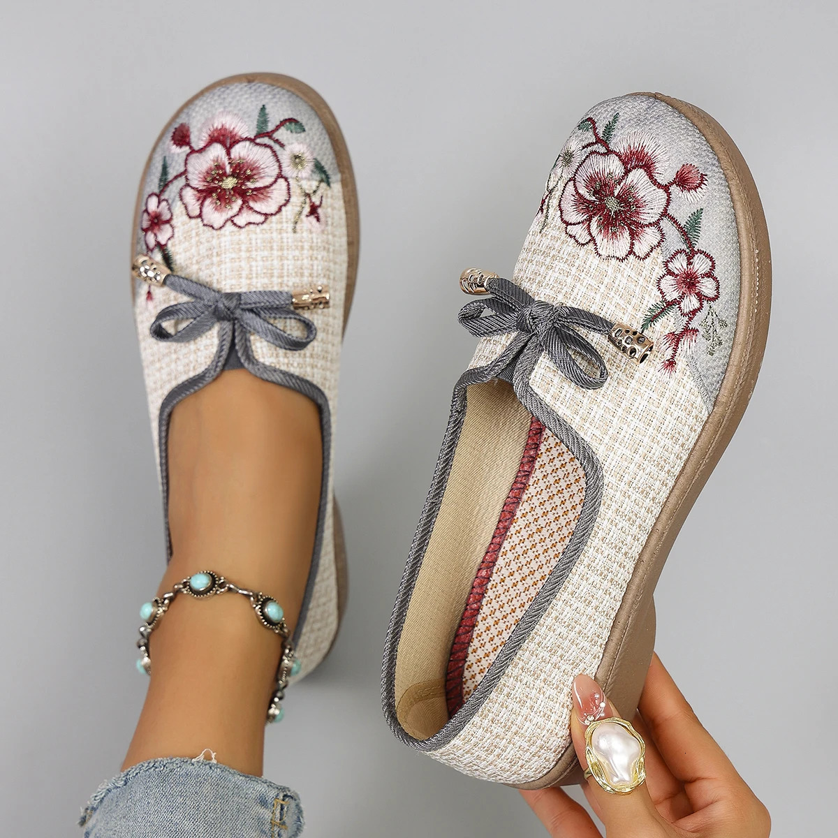 Spring and Autumn Products Chinese style Womens Printed Breathable Simple Fashionable Lazy Shoes One Step Flat Shoe 251011