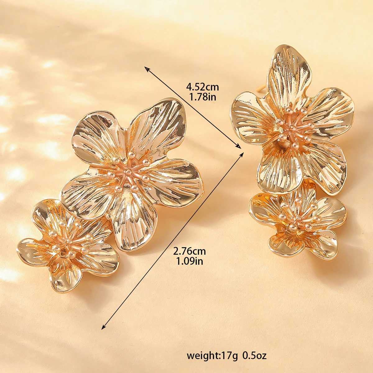 2PC Womens Retro Cream Layered Petals Daisy Flower Pendant Earrings Fashion Jewelry Dressing Carnival Party Gifts J251021