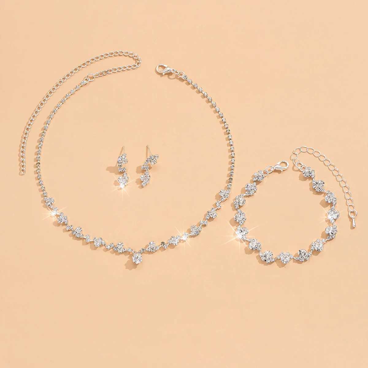 4-piece womens flower necklace with earrings and bracelet set wedding party accessoriesXJ250717