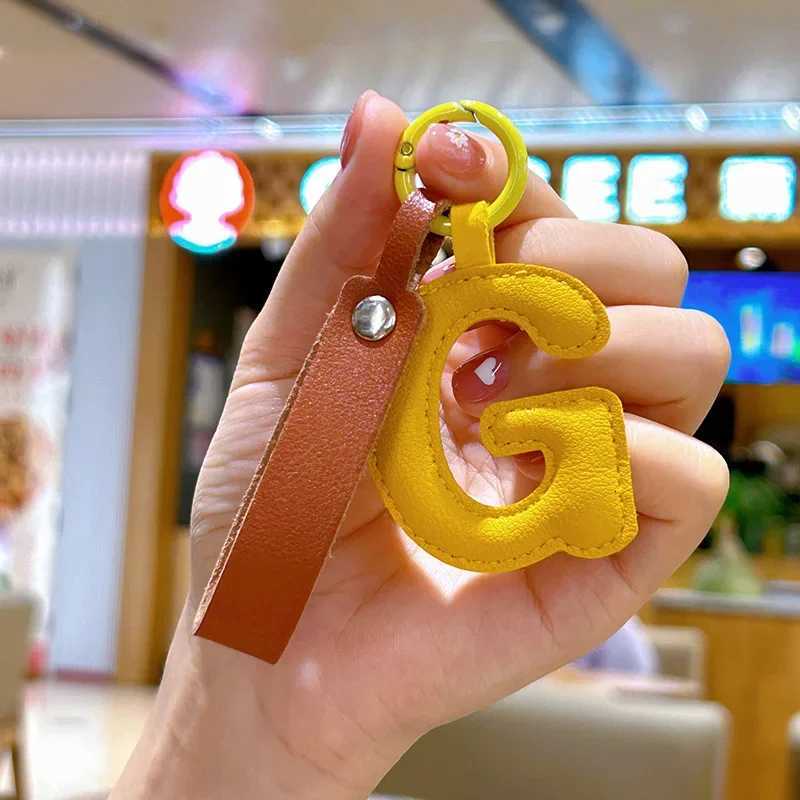 A to Z PU Leather Initial Letter Keychain For Women Fashion Cartoon Candy Color Bag Phone Pendant Car Key Chain Jewelry Gifts W251021