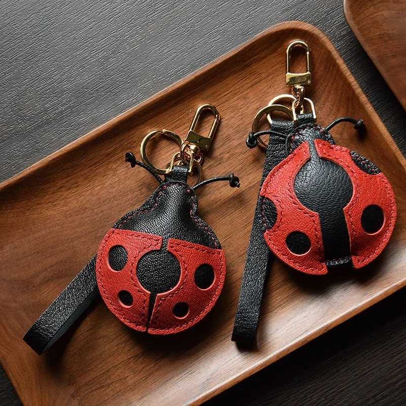 Handmade leather insect series scarab keychains bag pendant key ring Christmas and New Year gifts key chain W251021