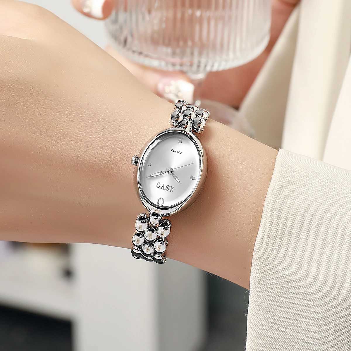 New hot selling light luxury vintage niche bracelet highend and minimalist womens quartzXJ251021