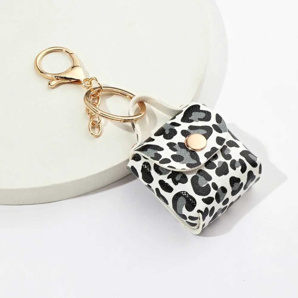 Kawaii Mini Keychain Cute Small Square Bag Keyring Candy Color Pendant Creative Backpack Hanger Car Decoration DIY Accessories W251021