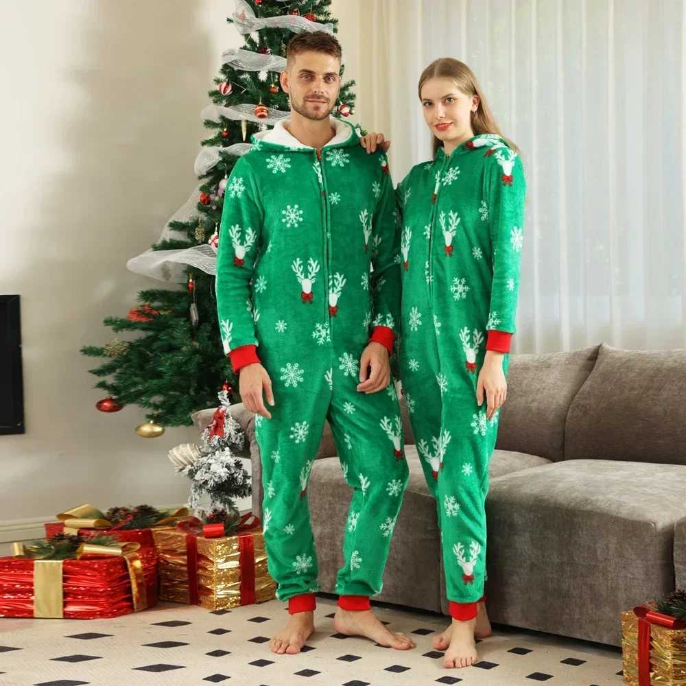 Christmas 2025 Mom Daughter Dad Son Matching Clothes Flannel Onesies Green OnePiece Suit Zipper Hooded Romper Warm Thick Pyjama L2510219A8Z