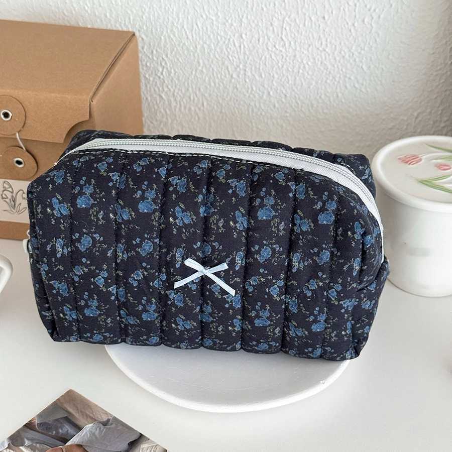 Storage Organizer Floral Puffy Quilted Makeup Bag Printed Cosmetic Pouch Large Travel Cosmetic Bag Make up AestheticW251021