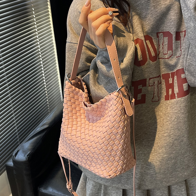 Luxury Brand Designer Bag Super Popular Niche Woven Bag For Women 2025 New Summer Versatile Crossbody Bag Fashion Super Popular Handbag Bucket Bag