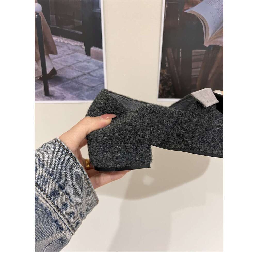 French Style Designer Shoe Chunky Heel Gray Women's 2025 Autumn Winter Fleece Lined Mary Jane Fur Single Shoes