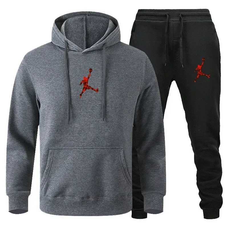 A twopiece set of mens sportswear hooded sweatshirts and sweatpants for the 2025 autumn and winter season as well as X251021