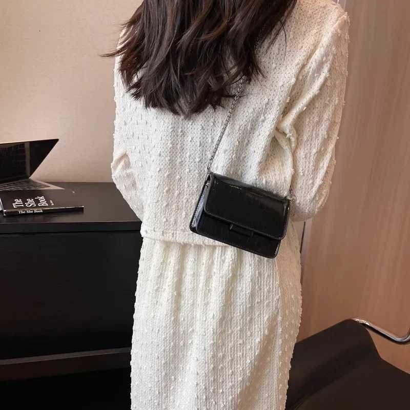 Vintage Women Silver Chic Crossbody Bag Luxury Designer Small Shoulder Bags Fashion Gold Mini Square Cute Pu Leather HandbagXJ251021