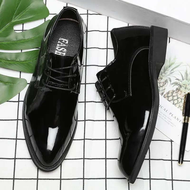 Autumn Winter Bright Upper Business Patent Leather Dress Shoes Man 2025 Trend Elegant Social Shoe for Men and Classic Party 39 251021