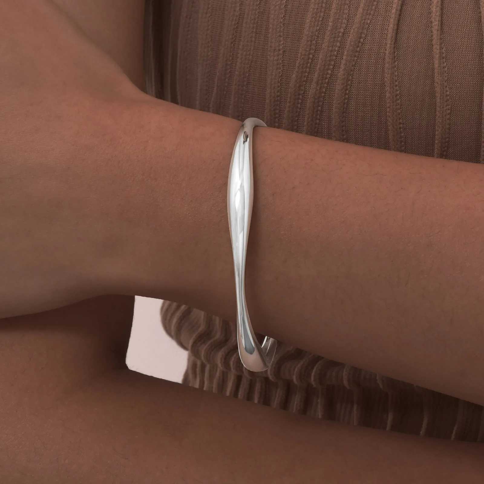 Vnox Stainless Steel Wrist Opening Bracelet Bangles For WomenSimple Irregular Smooth Girls Hand JewelryFashion Bangles Daily J251021