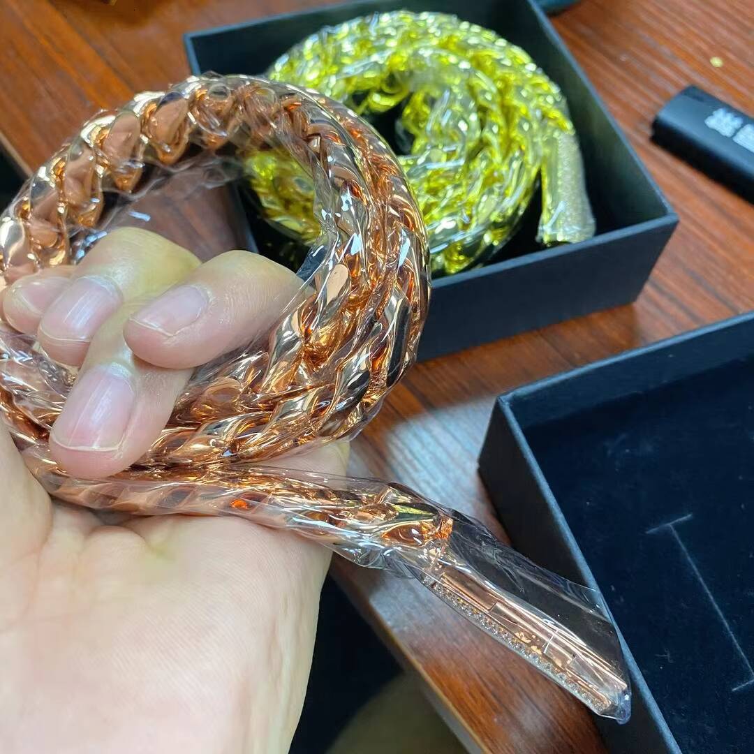 Hot Selling 14K Rose Gold Cuban Chain Necklace for Men 18mm Wide High Quality Brass Material Bling Iced Out Streetwear Jewelry