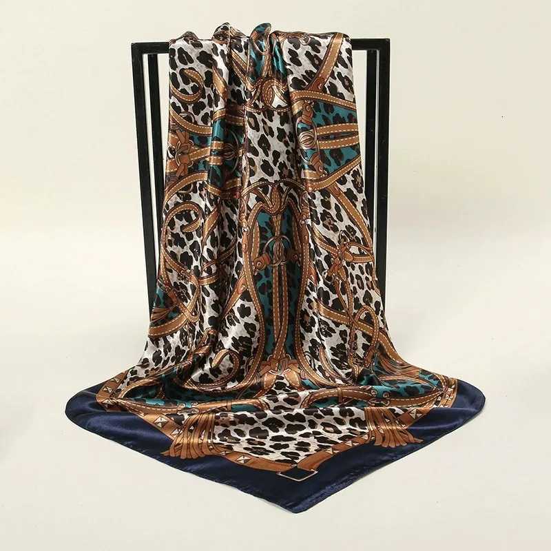 90cm Chain Colored Square Scarf for Women Imitation Silk Scarves for Fashion Trendy Leopard Print Headscarf Shawl Scarf W251021