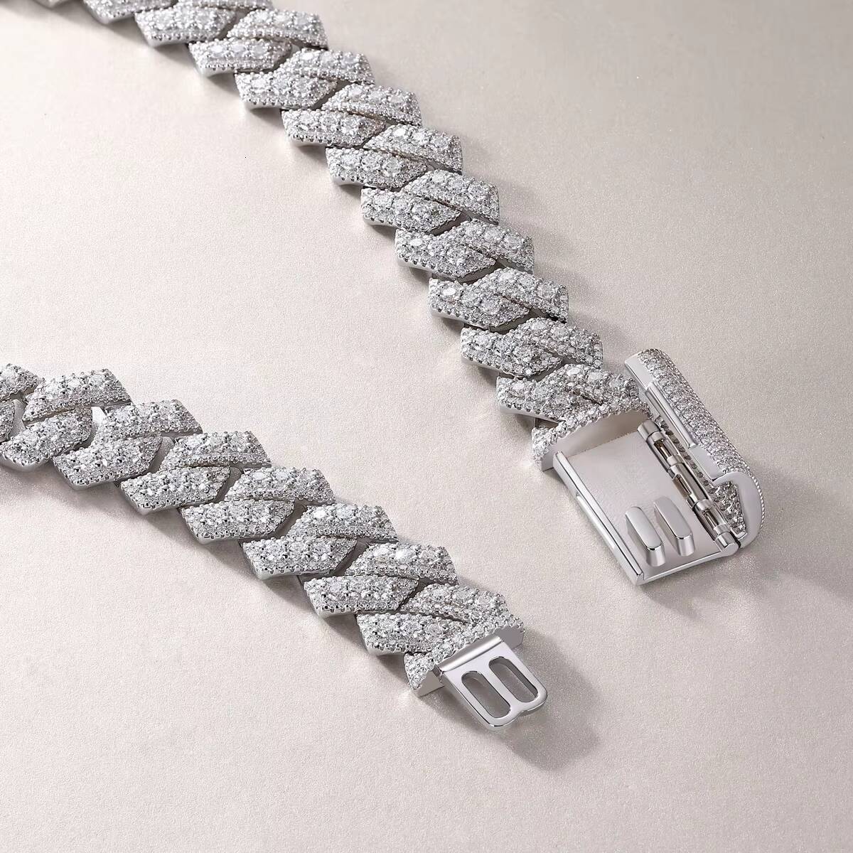 Zanlong 14038 Wholesale Cuban Hip Hop Jewelry Fashion Silver Necklaces Diamonds Iced Out Cuban Necklace for Men Moissanite Chain