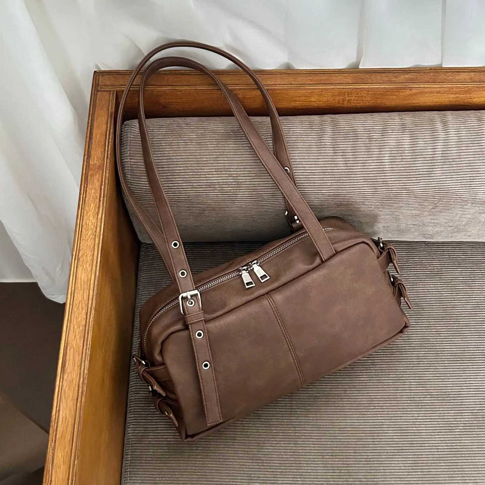 2025 Retro Vintage Large Capacity Womens outder Underarm Bag Commuter Boston Bag Shoulder Womens Bag Artificial Leather Z251018