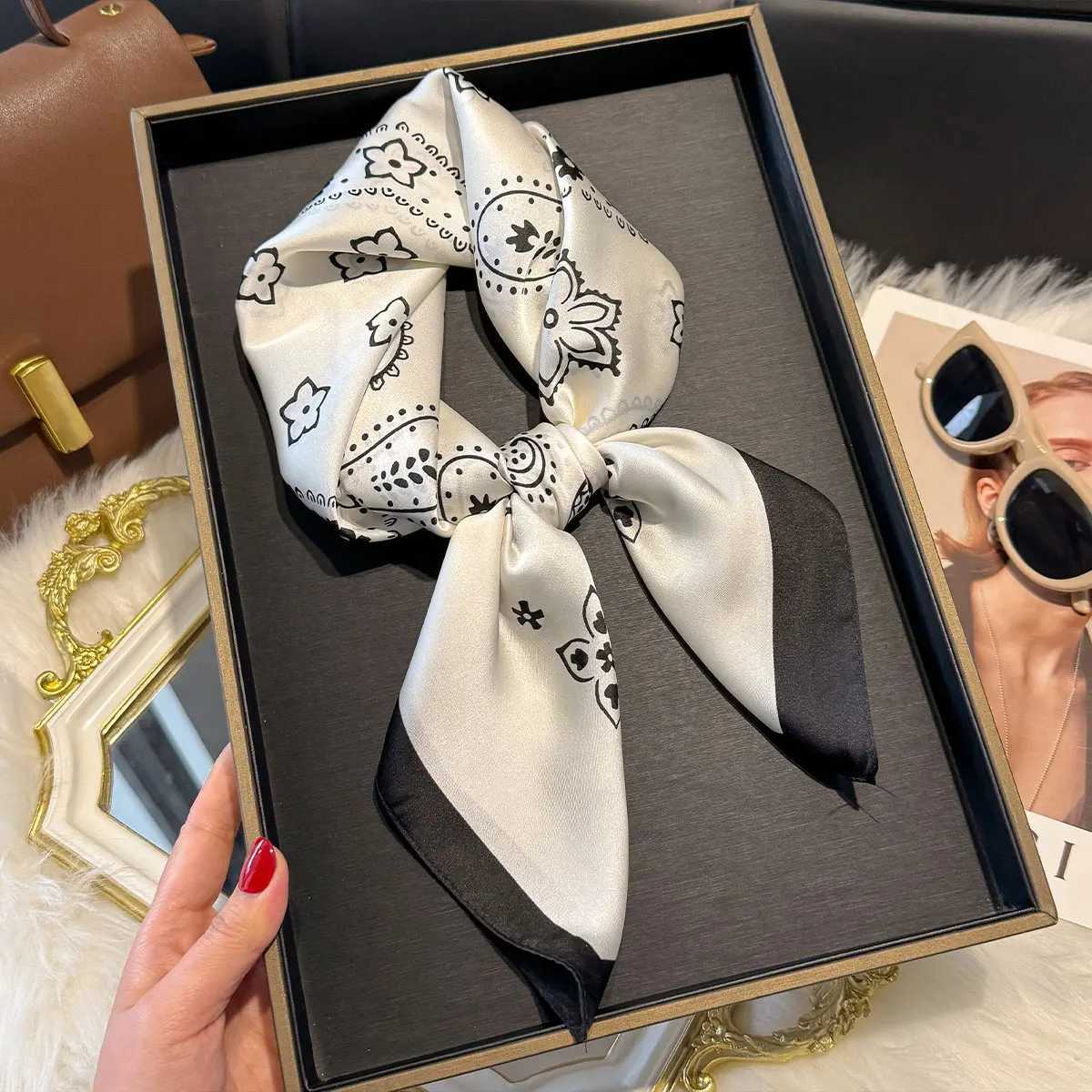 NEW Paisley Silk Square Scarf Women Satin Shawl Wrap Hijab Female Hair Band Wrist Luxury Headkerchief 7070cm Echarpe Bandana W251021