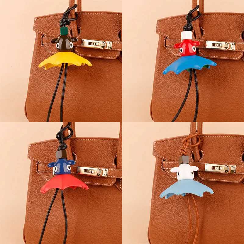 Luxury Brand Womens Bag Pendant Designer Cute Elf Bag Accessories Simple Versatile Gifts Pendant New Bestsell Couple Keychains J251121