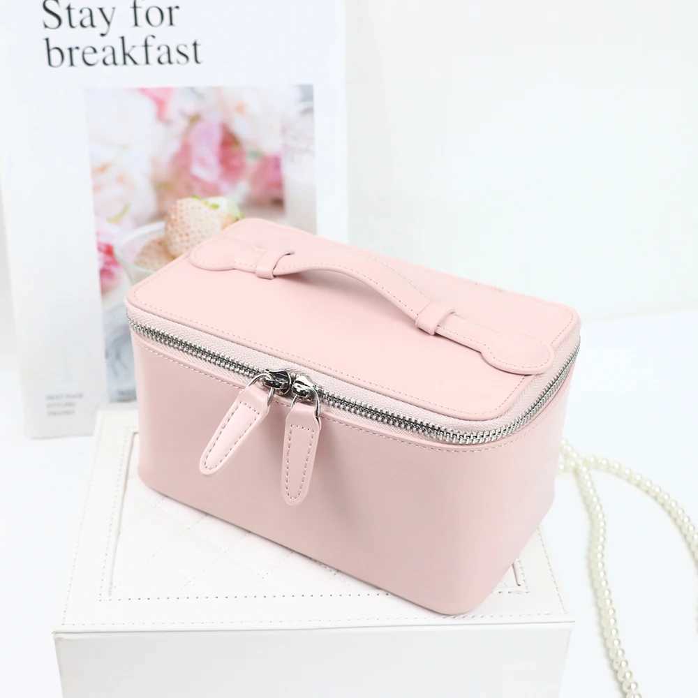 Customized name leather handheld makeup case and beauty bag portable storage largecapacity handbagW251021