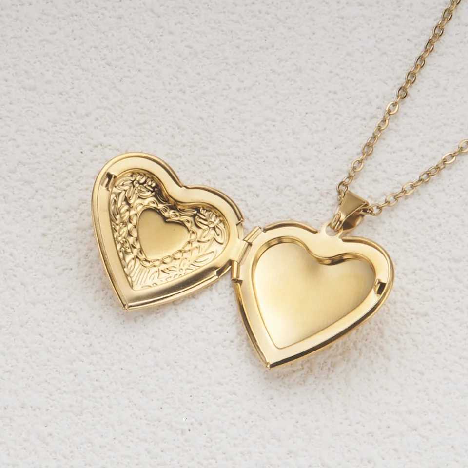 Gold Plated Heartshaped Pendants Can Openable Photo Frame Love Faith Hope Locket Pendant Necklace Family Jewelry GiftXJ251018
