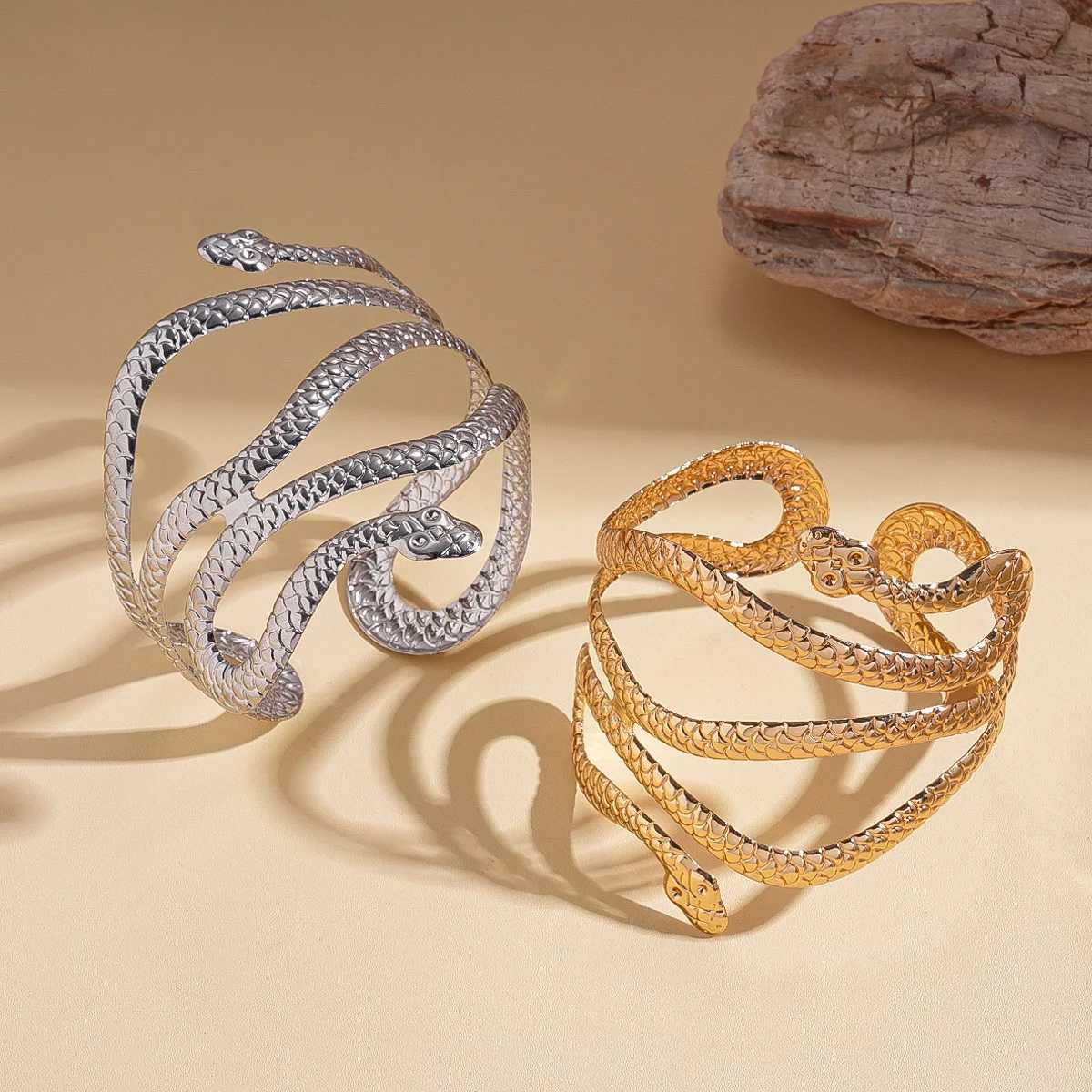 Punk HipHop Gold Color Snake Shaped Arm Bangle for Women Men Exaggerated Metal Opening Adjustable Bangles Jewelry Accessories J251021