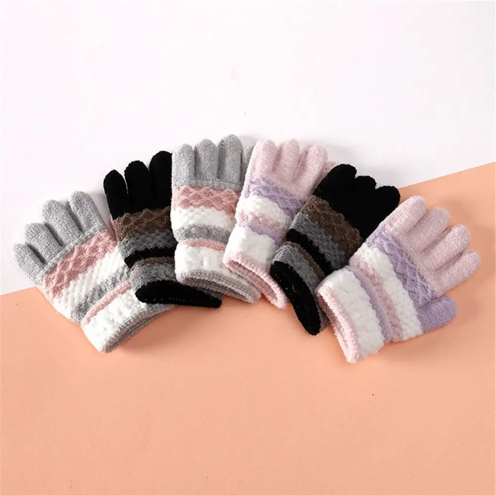 Winter Autumn Soft Knitted Baby Gloves Full Finger Gloves Kids Girls Boys Mittens Outdoor Children Gloves 36 Years 251021