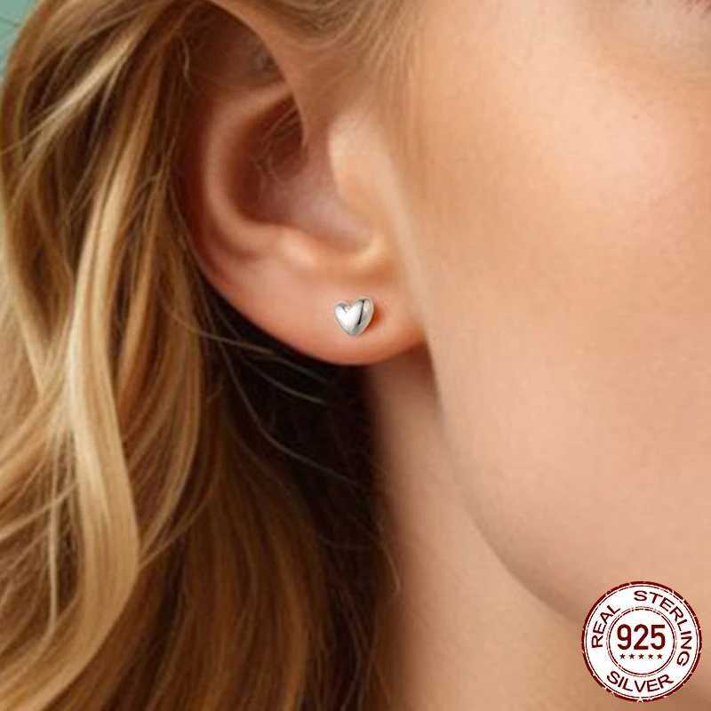 BAMOER 925 Sterling Silver Mini Heart Stud Earrings Platinum Plated Simple Glossy Earrings for Women Sweet Fine Jewelry Gift J251021