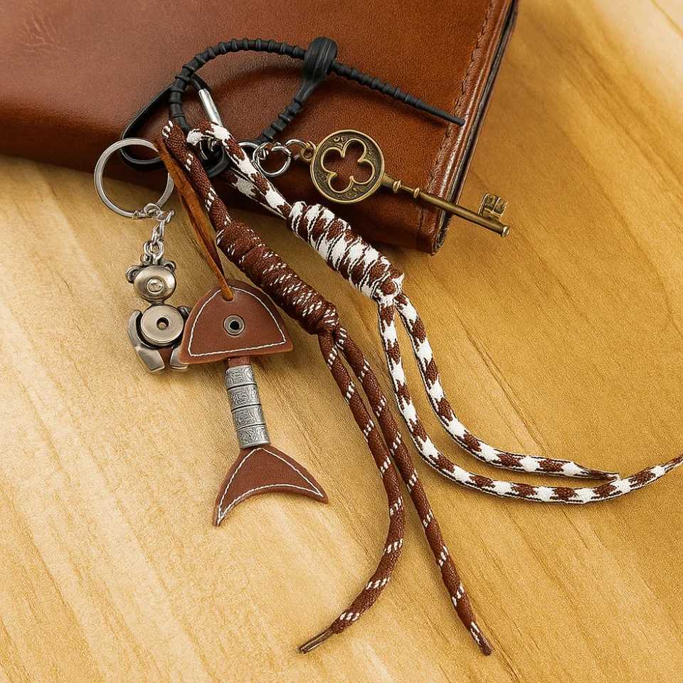 PU Leather Fishbone Keychain Handmade AntiLost Vintage Bear Key Pendant Girl Heart Trinket Woven Ropes Keyring W251021
