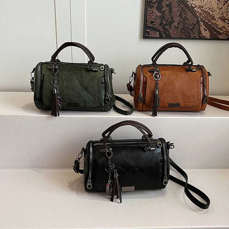 Womens Large Capacity Shoulder Bags Tassel Decor Handbag Fashion Zipper Crossbody Bag With Removable Strap PU leather Z251018