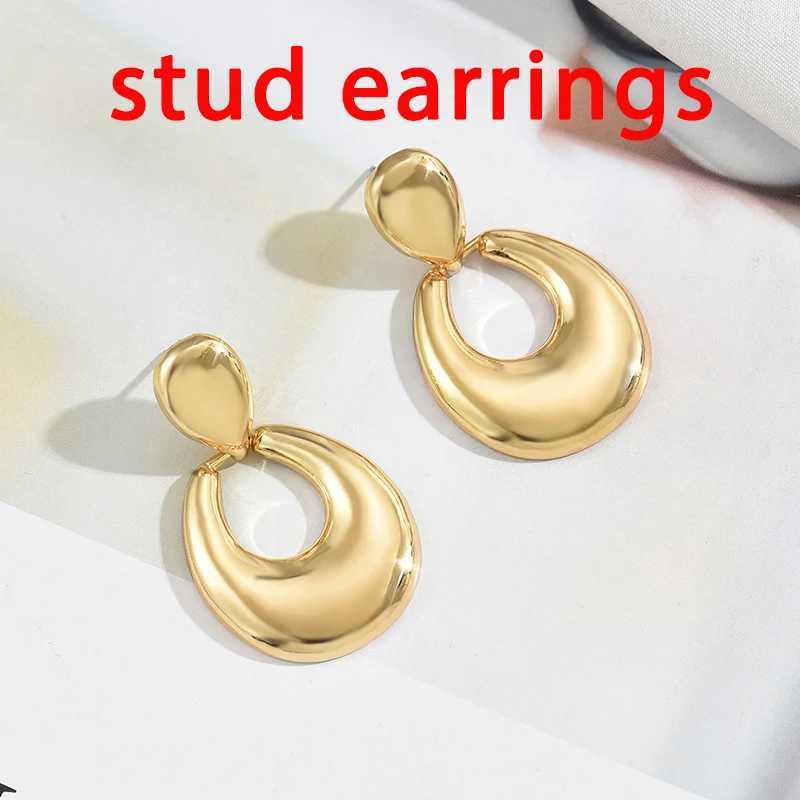 Vintage Golden Smooth Teardrop Clip on Earrings for Women Metal Thick Geometric Non Pierced Drop Earring Statement Party Jewelry J251021