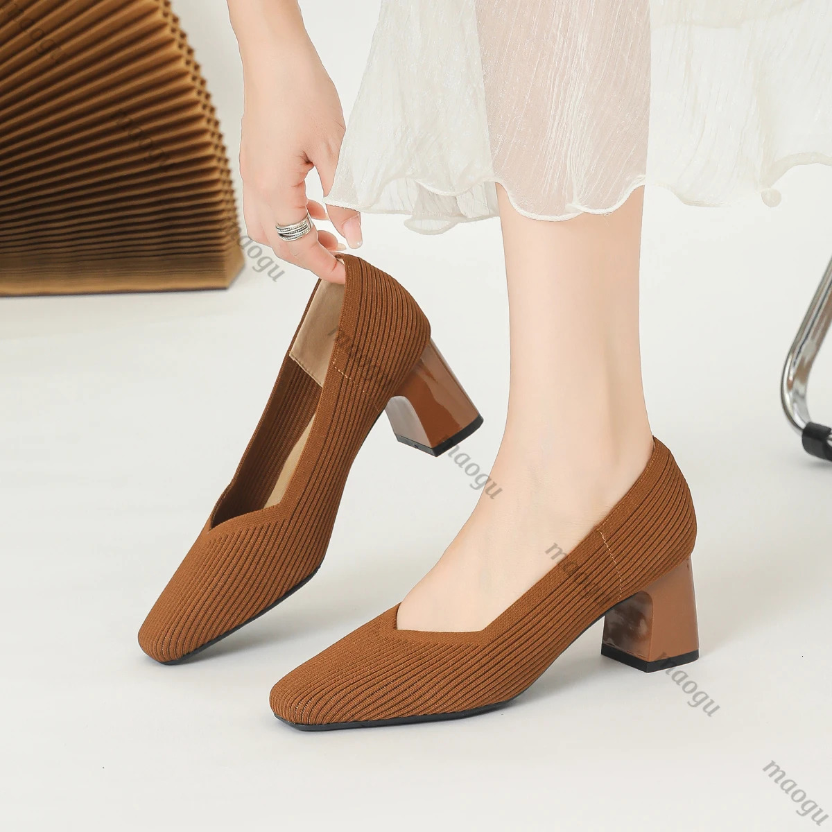 Shoes Woman High Heels Comfortable Square Knitted Breathable Comfortable Womens Flats Shoes 5cm High Collection 251017