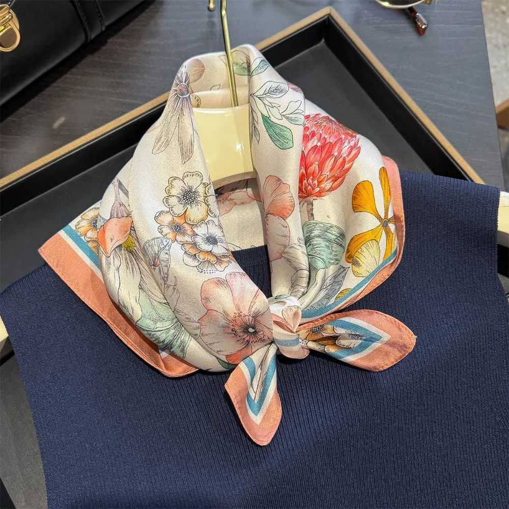 53cm Real Silk Nature Scarf Wen Neckerchi Foard Bandana Small Haiands Fashion Floral Neck Ties for Off Lady NewW251021