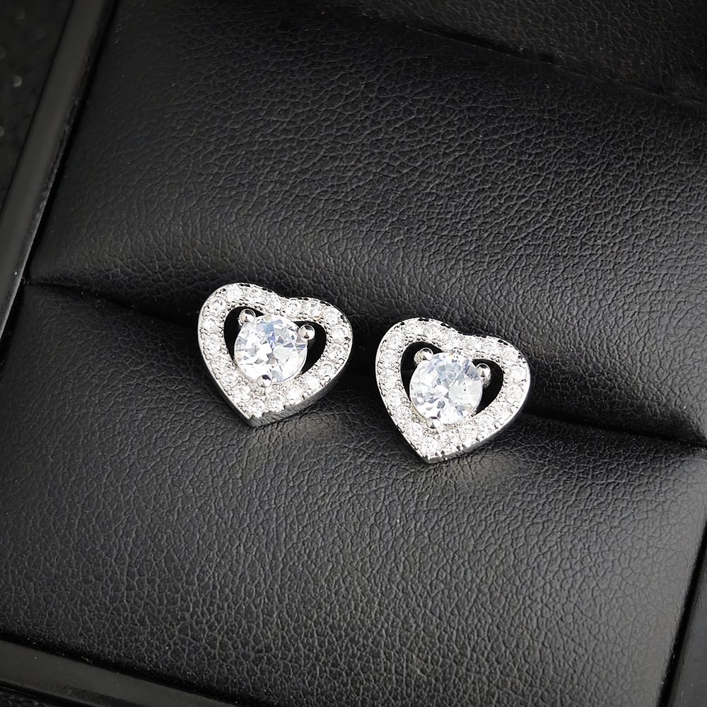 Designer earrings luxury earrings Heart shaped bow earrings, artistic retro, sweet and simple daily earrings free shipping