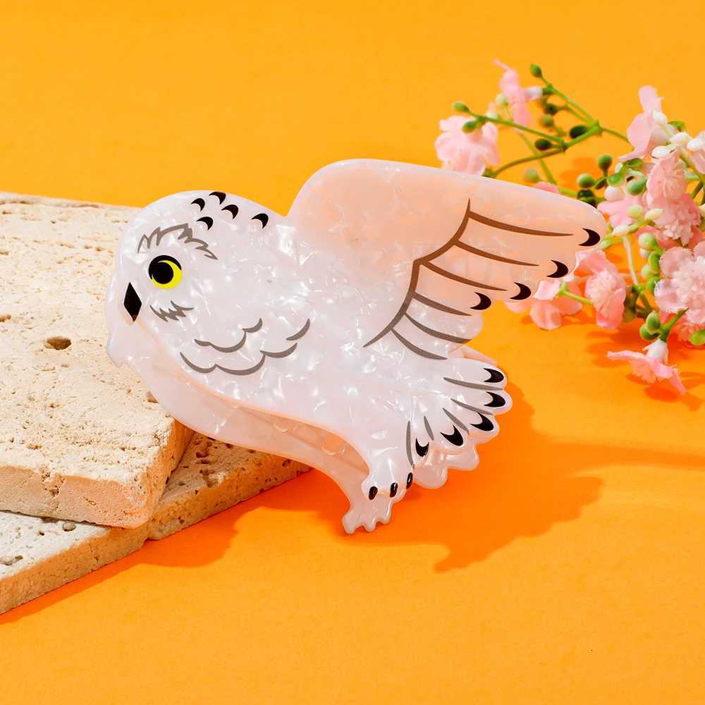 White owlshaped hair claw clip a cute and multifunctional hair accessory clawW254021
