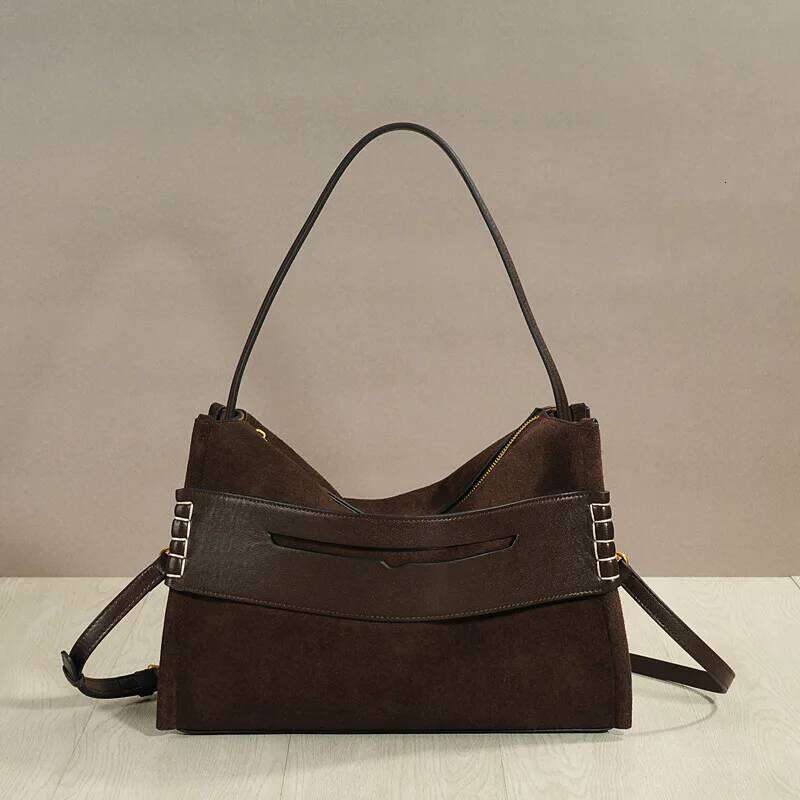 2025 Retro Light Premium Classic Matte Leather Design Feeling Large Capacity Shoulder Portable Commuter Bag