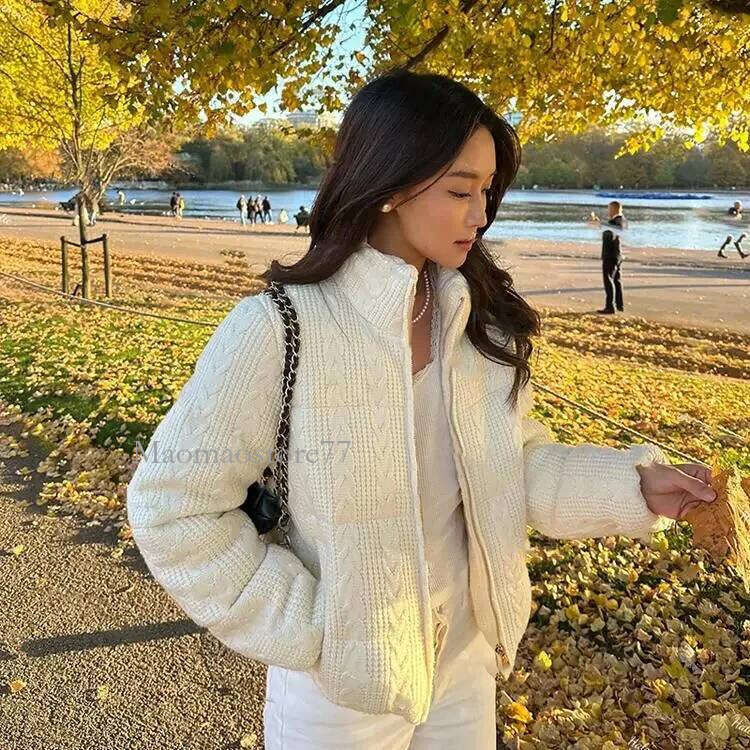 2025 Winter New Women's Fresh And Elegant White Turtleneck Knitted Thick Cotton Warm Bread Jacket womens coat