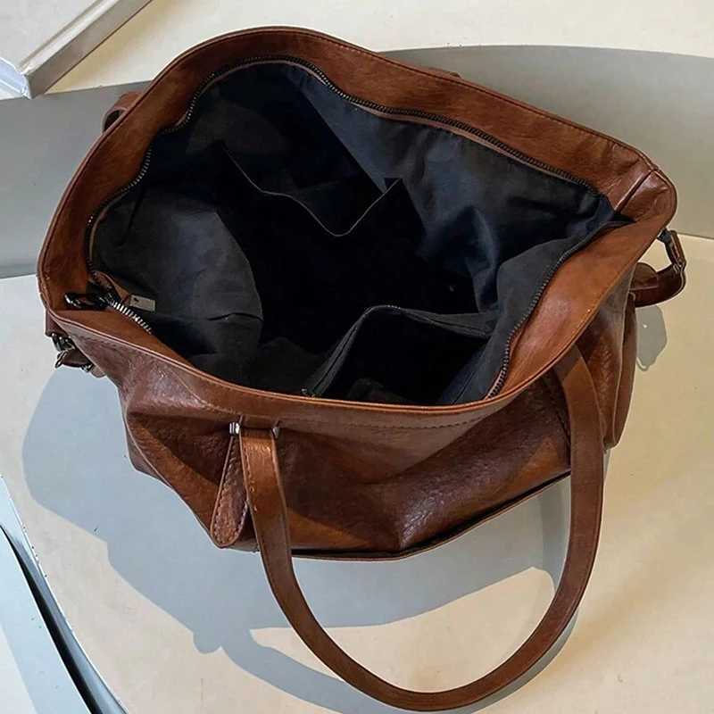 Simple and exquisite retro classic style womens crossbody bag trendy practical lightweight and versatile womens bag Z251018