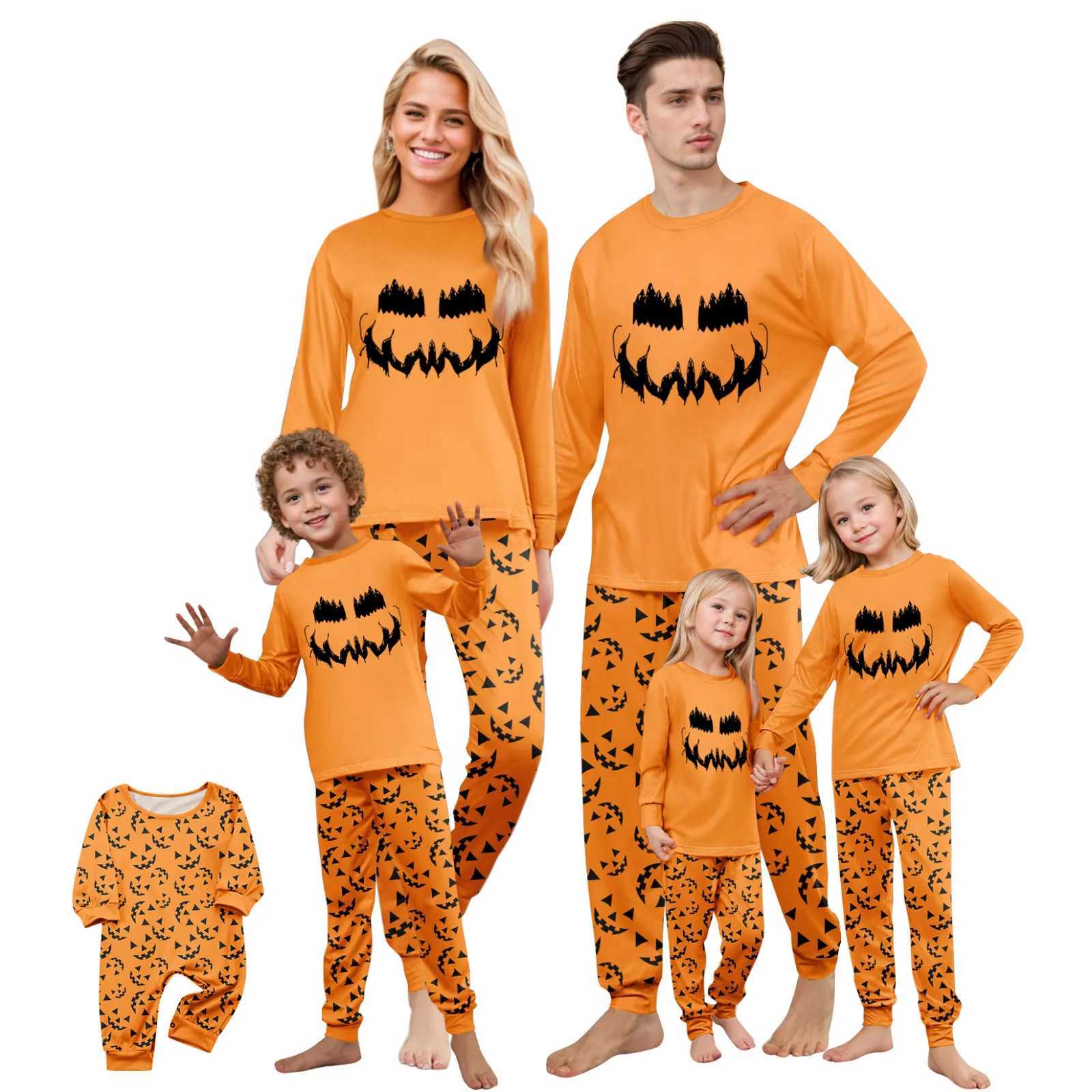 Halloween Family Pyjamas Mom Daughter Dad Son Matching Clothes Cute Soft Elk Print Clothing Set Baby Dog Romper Pajama Halloween L2510218ZJG