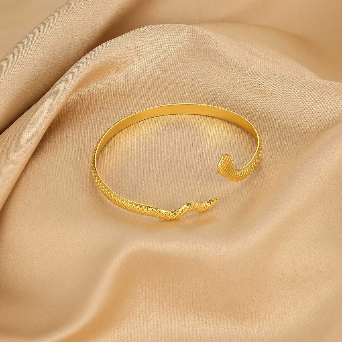 Summer Waterproof Cuff Bangles Bracelet For Women Cute Flower Double Layer Open Stainless Steel Gold Color Star Shell Jewelry J251021
