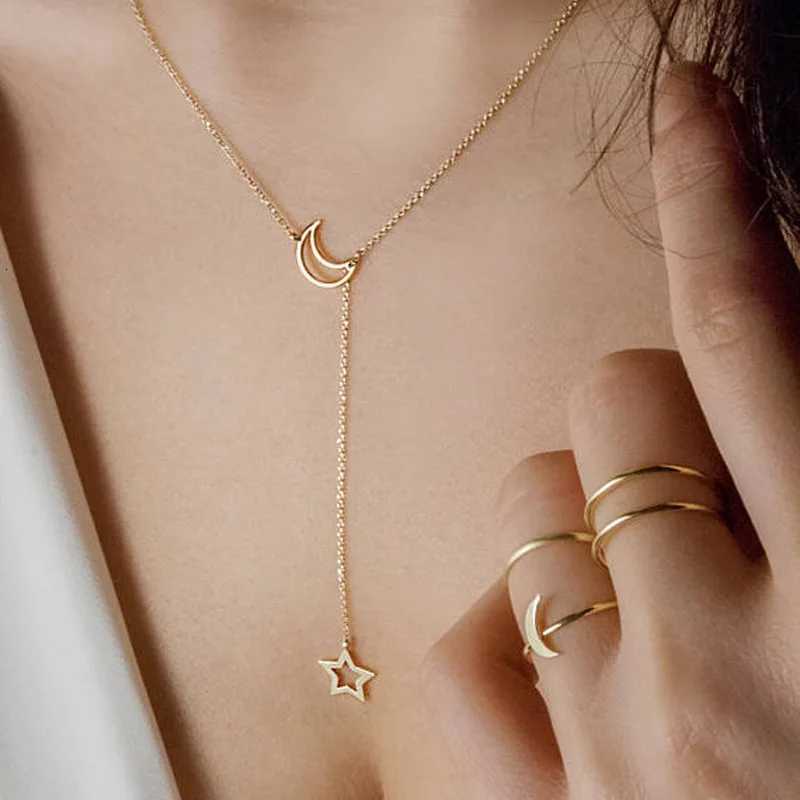 New Simple Moon Star Pendant Choker Necklace Simple Gold Color Alloy Charm Chain Necklaces For Women Party Jewelry XJ250717