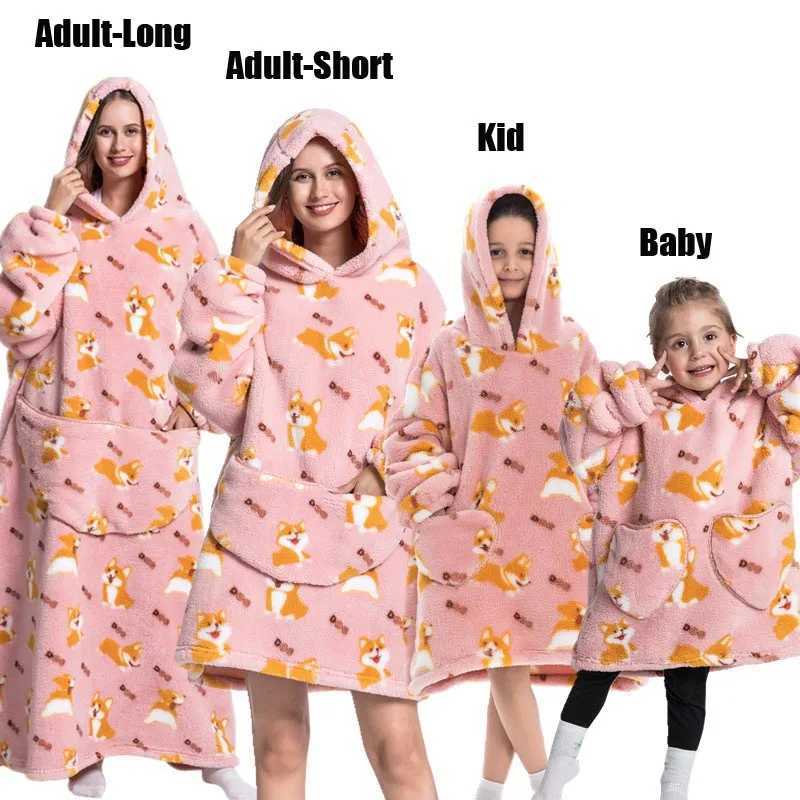 Family Matching Outfits Winter Women Flannel Warm Hoodies Adult Oversized Sweatshirts Child Hooded Pullover Mother kids Clothing L251021Q39O
