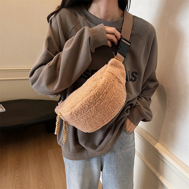 Plush Waist Bag Lamb Fleece Chest Bag Autumn Winter Cute Womens Crossbody Bag Fashionable Small Shoulder Bags Wholesale 251017