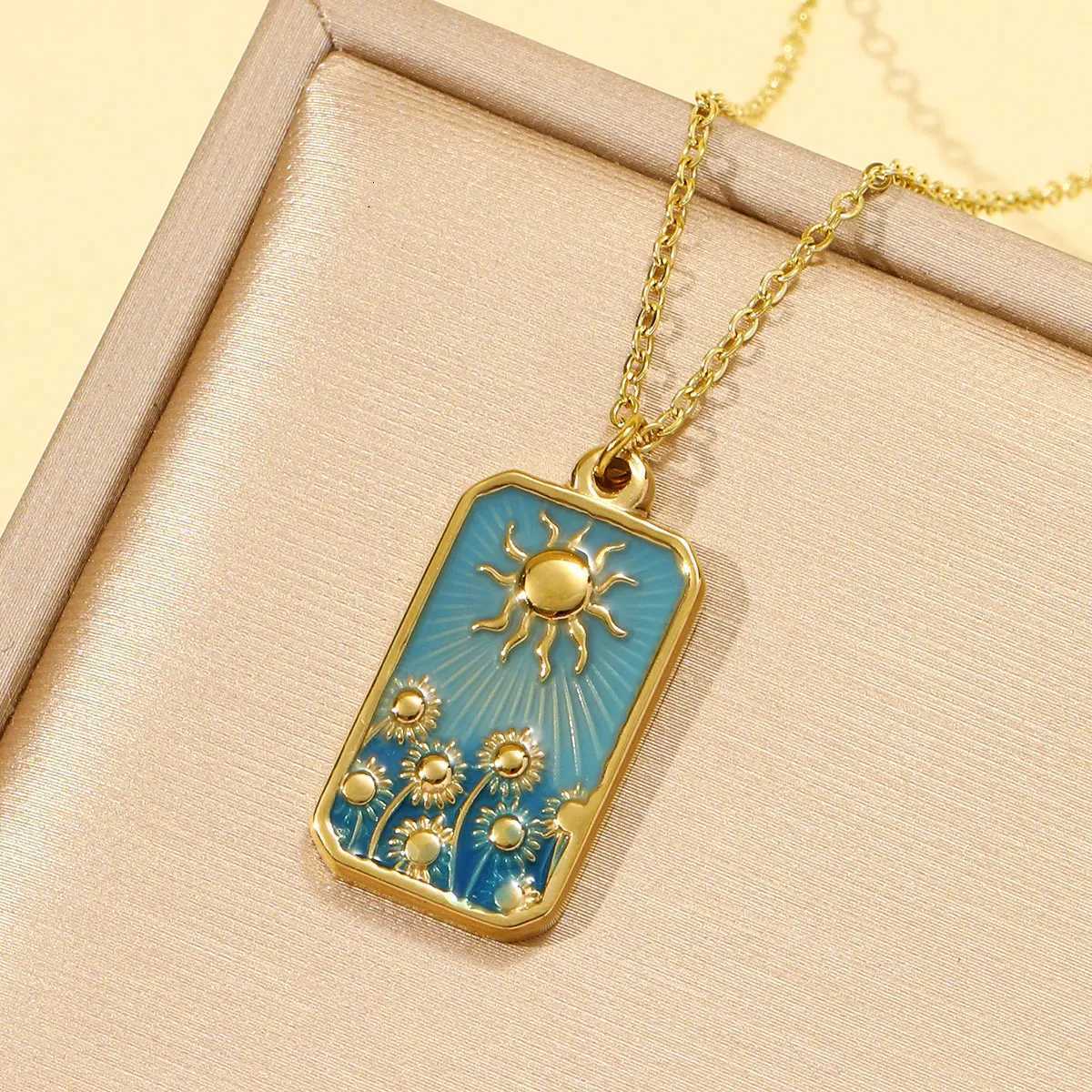 14K Gold Color Waterproof Stainless Steel Square Sunflower Sun Charm Necklace Pendant Choker Jewelry for Women Daily Wear XJ250717