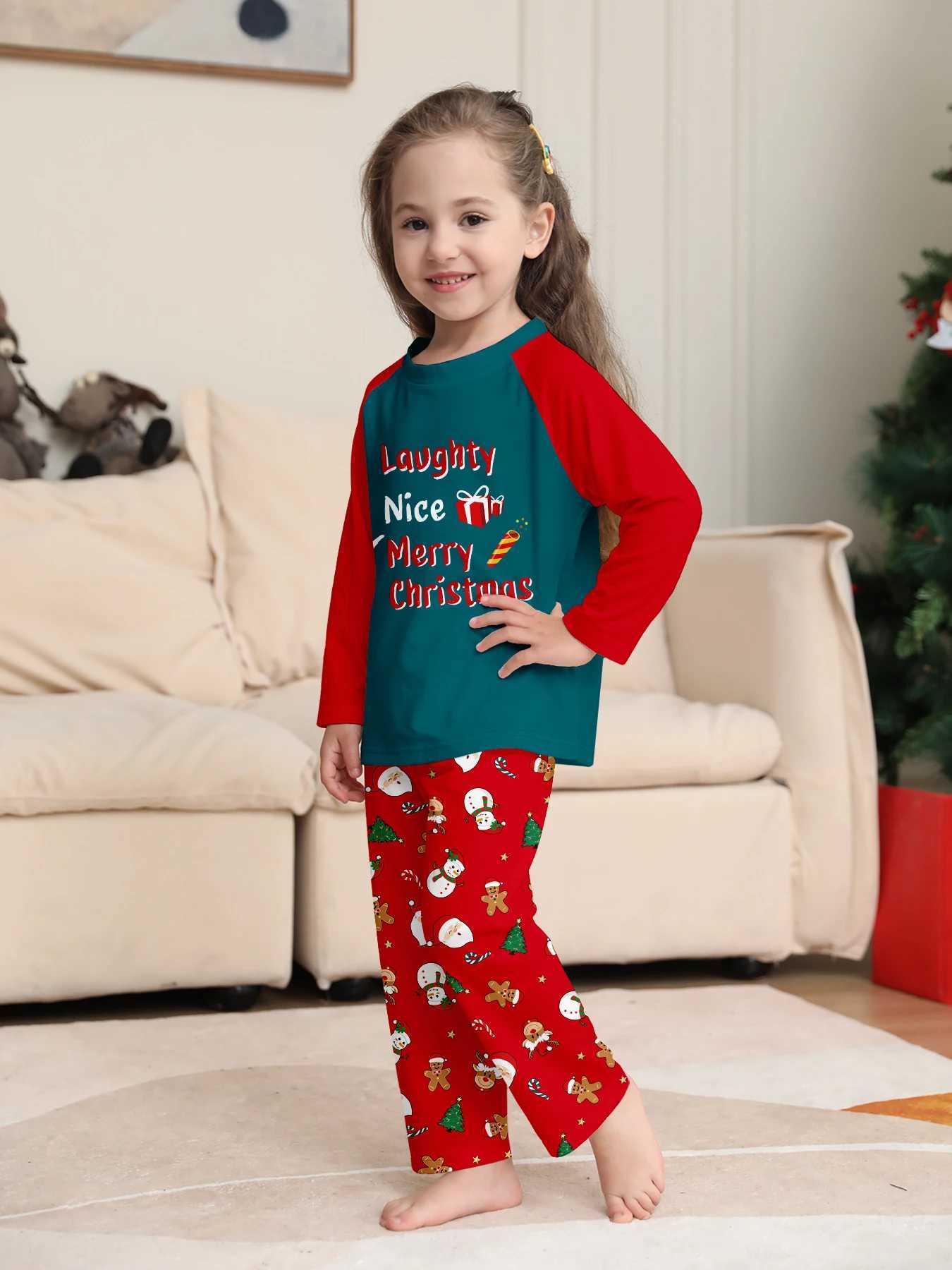 2025 Family Christmas Pajama Sets Red Green Plaid Design with Elk Patterns Comfortable for Holidays L2510210ZB4