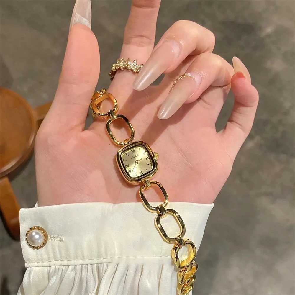 GEDI Womens Fashion Gold Hollow Str Quartz Niche Light Luxury Vintage Casual Square Dial Female Wrist GiftsXJ251021