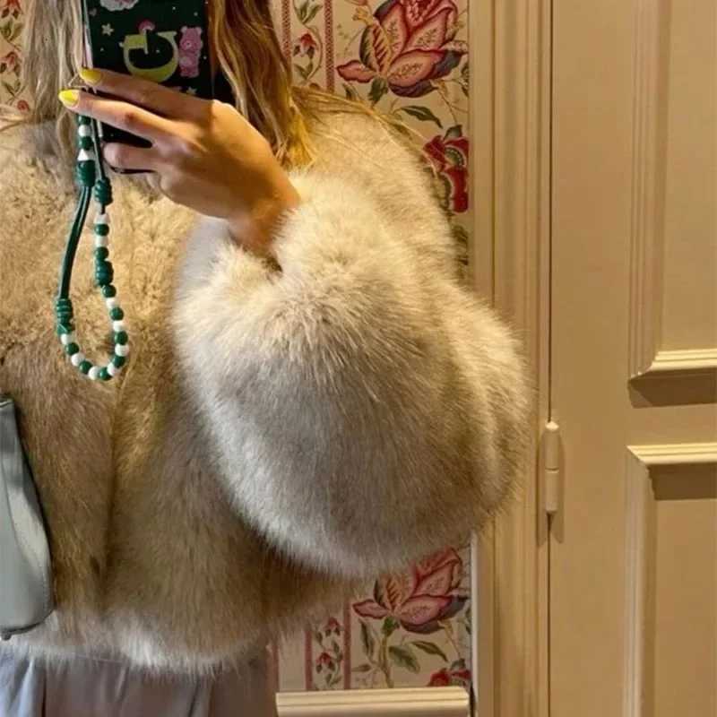 Street Fashion Luxury Brand Gardient Cropped Faux Fur Coat Women Winter Hot Cool Girls Fluffy Short Fur Jacket Y251105