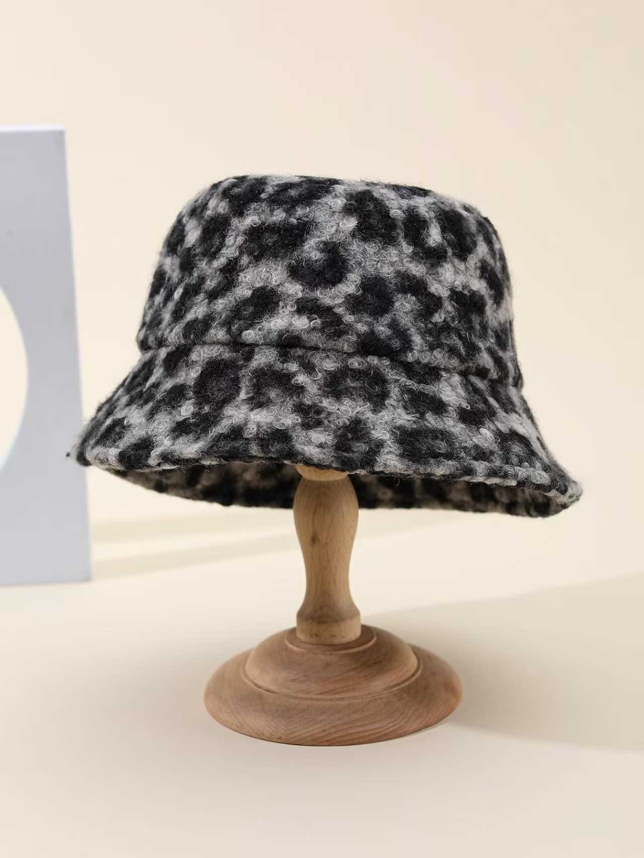 New Heartshaped Plush Fisherman Hat with Print Unisex Thickened Warm Versatile Hat H251020